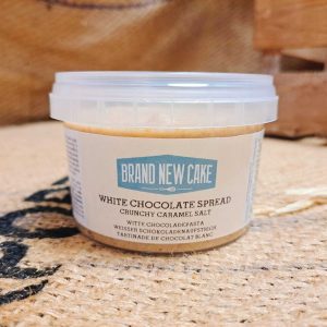 BrandNewCake Witte Chocopasta Crunchy Caramel-Zout Spread 260g